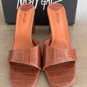 Nasty Gal Brown Crocodile Heeled Open Toe Mules Size 7.5